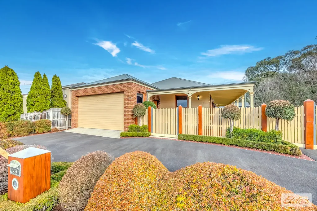 Quality 4-Bedroom Family Home in Newborough