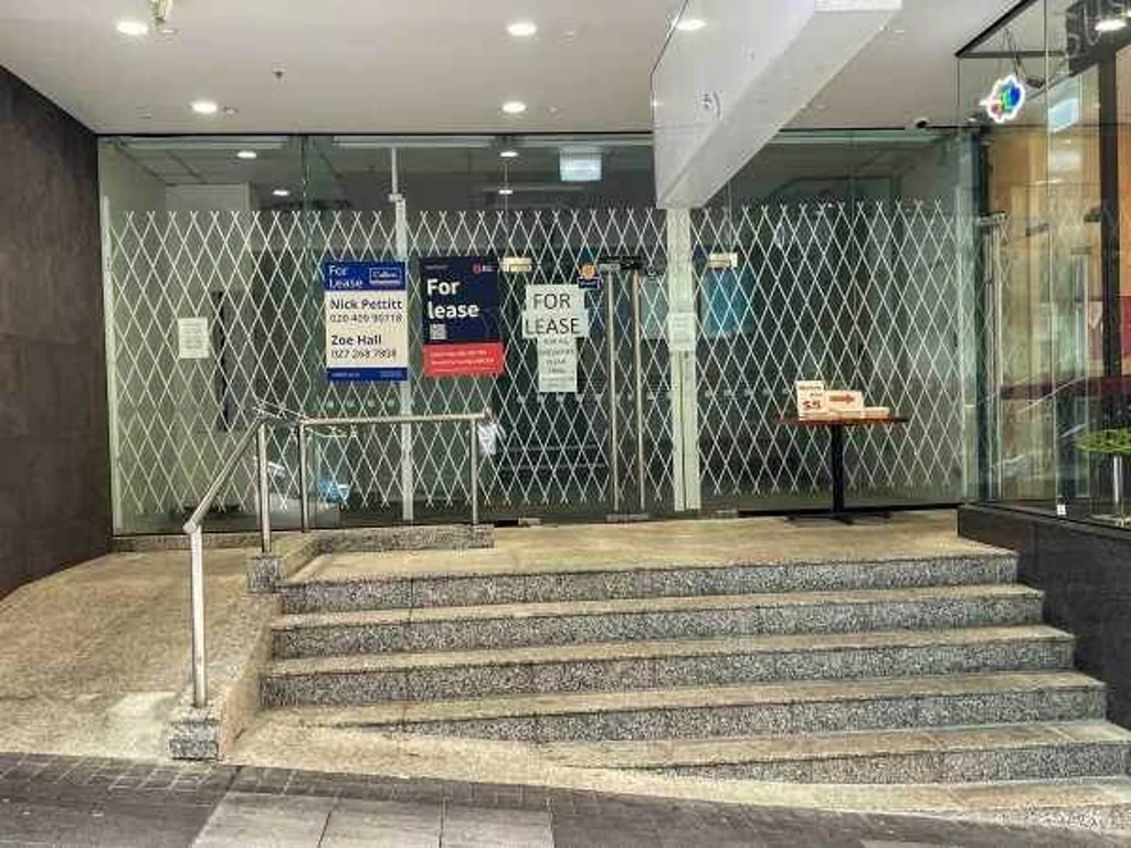 Auckland Central PRIME CORNER RETAIL ON QUEEN STREET
