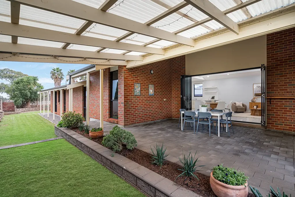 Dover Gardens 4 Bedroom Spacious Family Living with Exceptional Indoor-Outdoor Appeal.