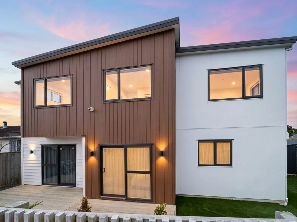 Modern, Sunny & Low-Maintenance Living near th...