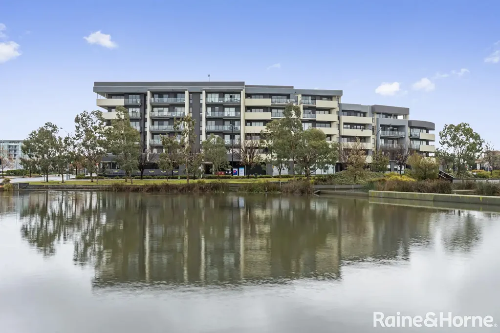 Caroline Springs 2 Bedroom Modern 2-Bedroom Apartment in the Heart of Caroline Springs