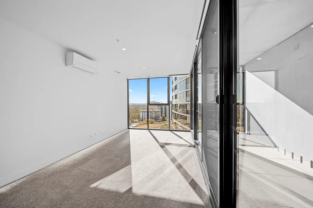 Modern One-Bedroom Apartment with Secure Car Space in WOVA!