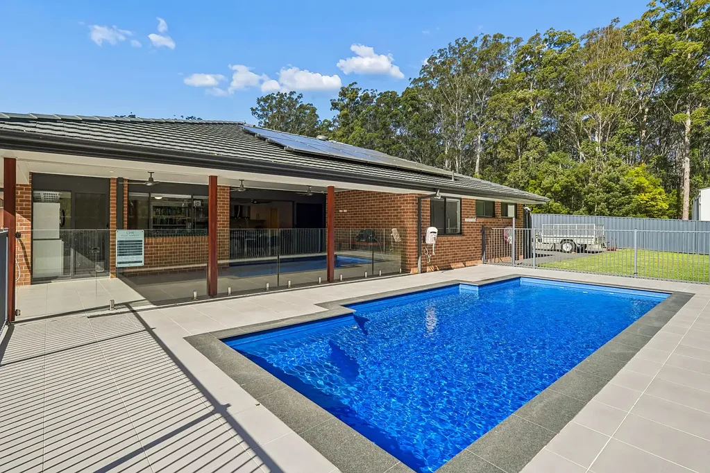 Bonville 4ਬੈੱਡਰੂਮ Spacious Family Living On One Acre Close To Everything!