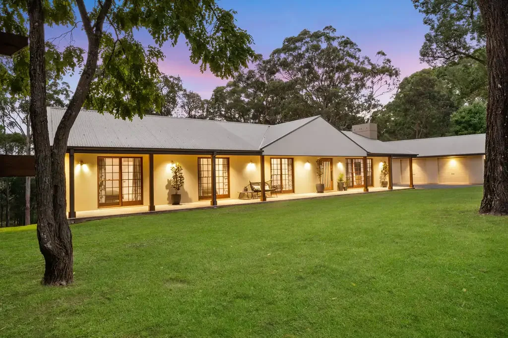 Kurrajong Hills 6 Slaapkamer Expansive Living, Defined by Elegance on One Acre