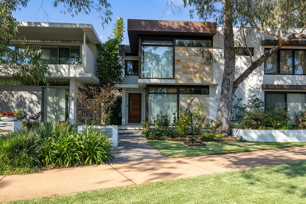 Luxurious Perry Lakes Residence with Contemporary Elegance-6 months to 12 months