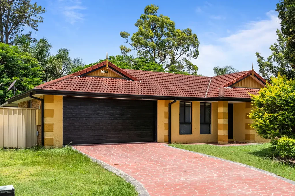 Big Family Home in Prime Location!