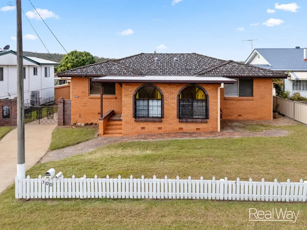300 South Station Road, Raceview, QLD 4305