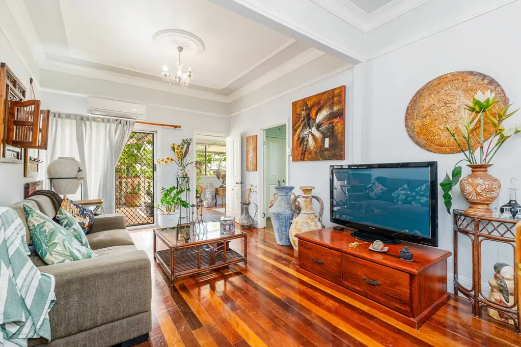 Urangan 3બેડરૂમ Charming Oldie with Potential Plus+