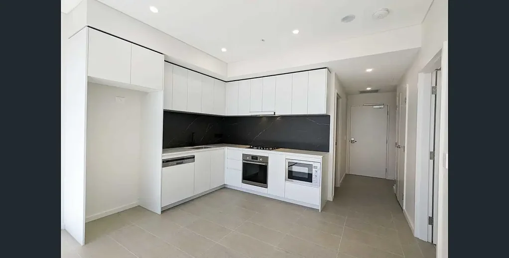 Modern North-Facing One-Bedroom Apartment with Study and Sunny Winter Garden