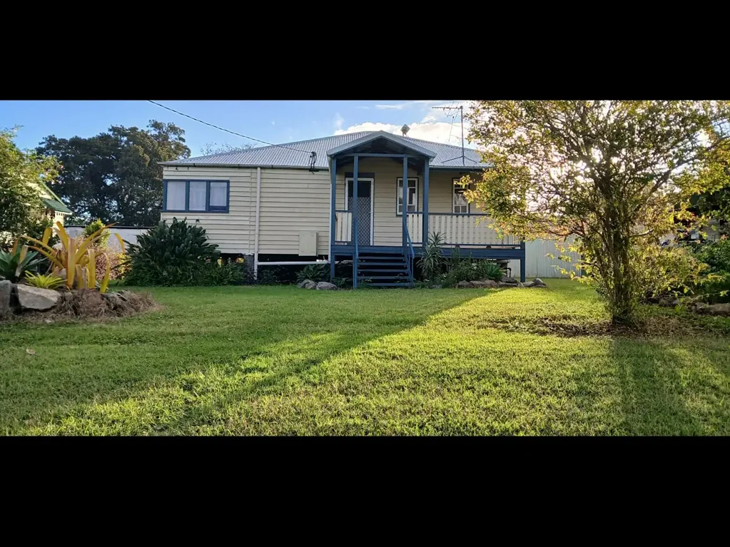 Wallaville 3 Bedroom Country Queenslander Cottage