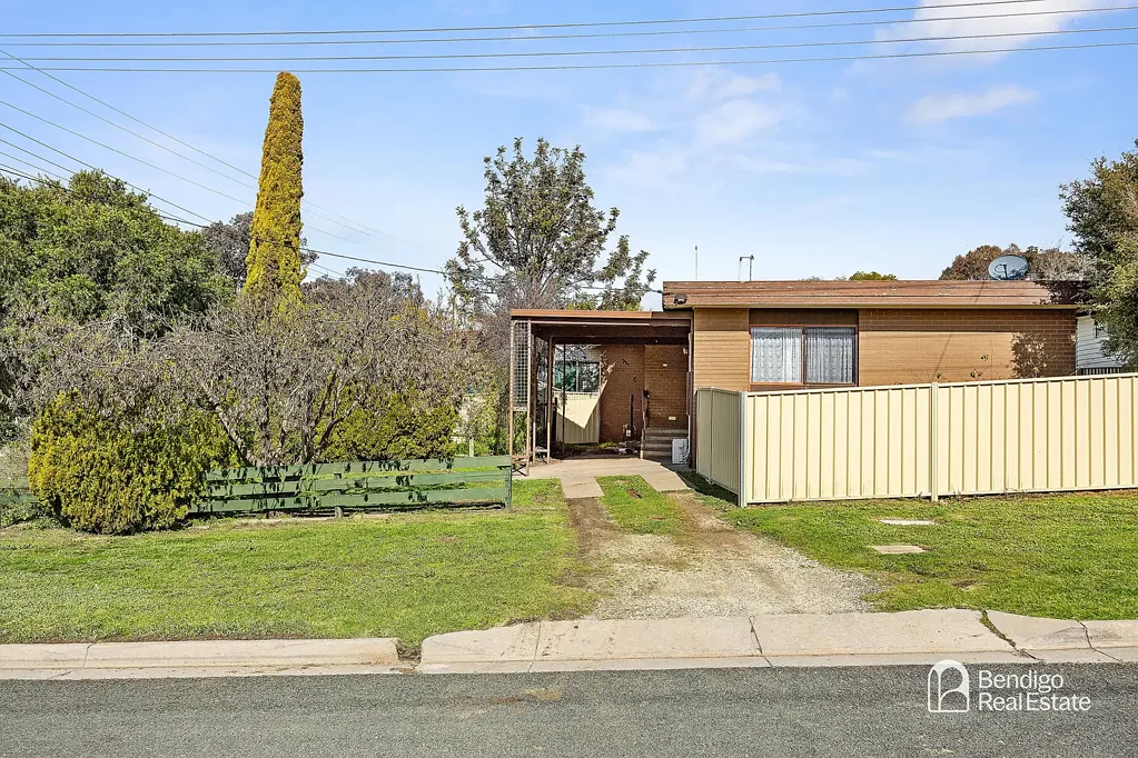 LOW-MAINTENANCE TWO-BEDROOM HOME IN GOLDEN SQUARE