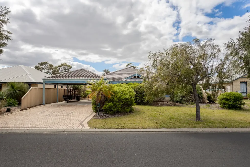 5 Mackay Road, Dalyellup, WA 6230