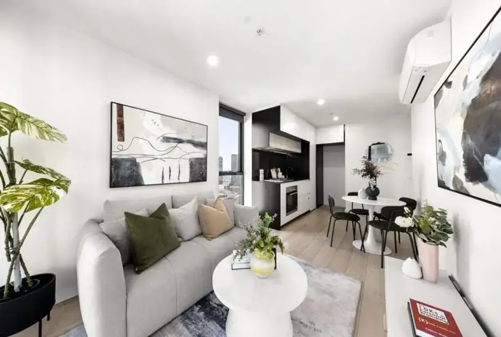 Contemporary Southbank Living with City Convenience