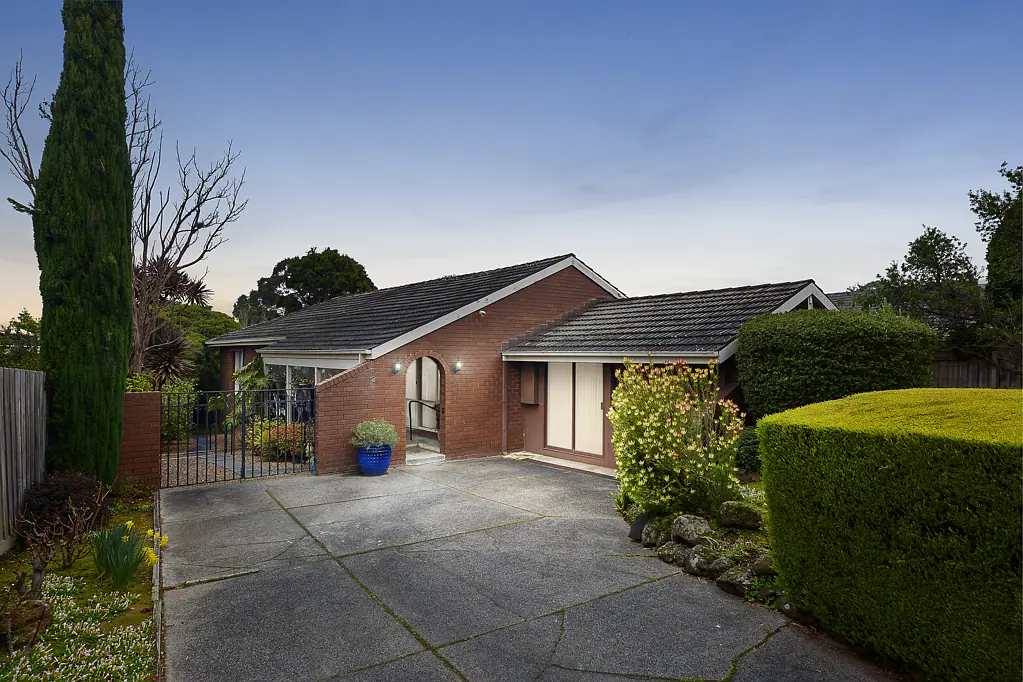 12 Chartwell Drive, Wantirna, VIC 3152