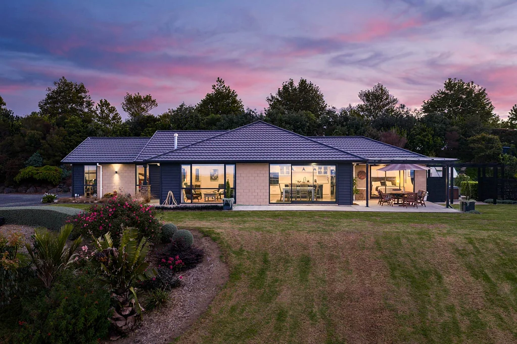 Mangawhai 3 Bedroom Private Retreat with Stunning Sea Views