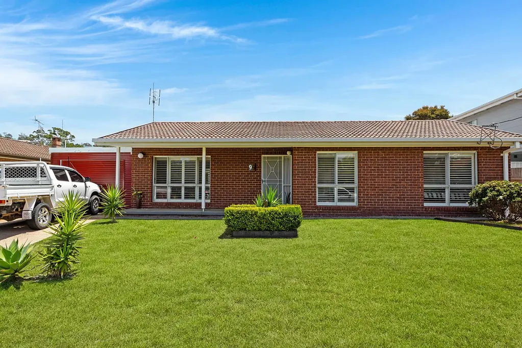 9 Tasman Street, Surf Beach, NSW 2536