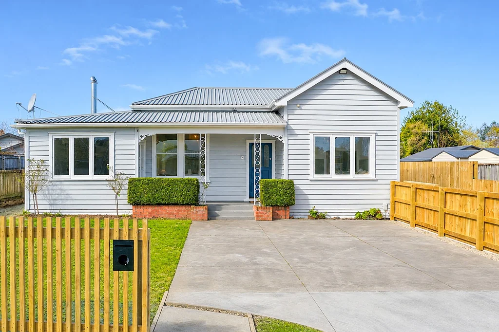 Leamington 3 Bedroom Edwardian Elegance, Modern Comfort
