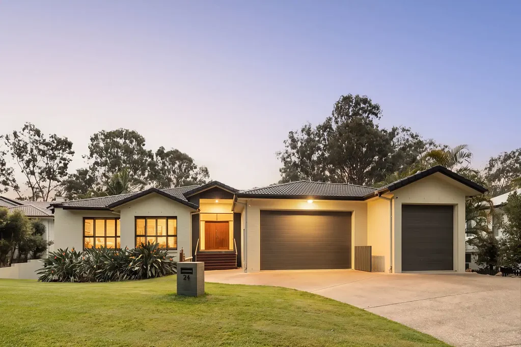 24 Kingfisher Place, Kenmore, QLD 4069, 5 slaapkamers, 3 badkamers, House