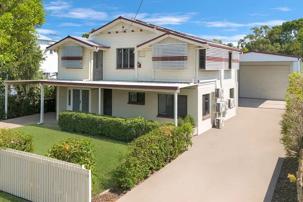 Currajong 5कमरा The Ultimate Family Living With Ultimate Shed