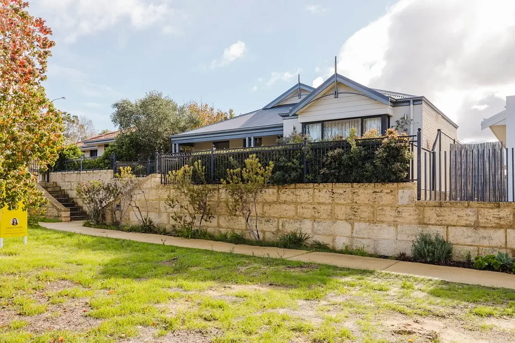 Beautifully presented 3 bedroom 2 bathroom Family Home