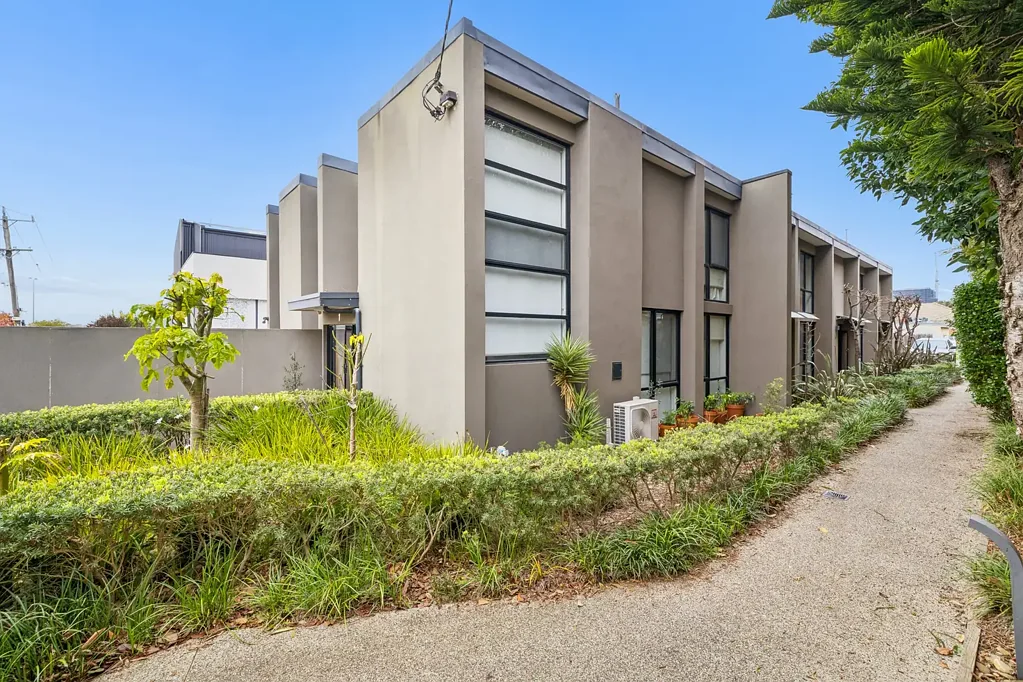 Maribyrnong 2Kwarto Exciting Opportunity to Start Out in Style