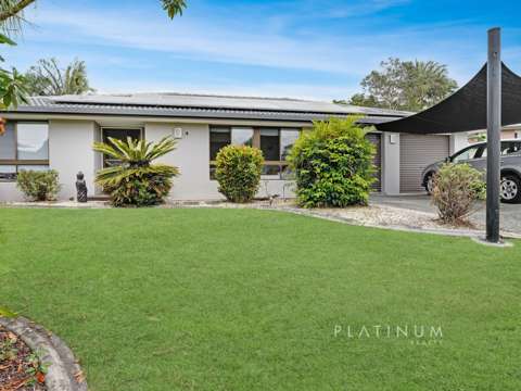 Currumbin Waters 4 Bedroom Spacious 4-Bedroom, 3-Bathroom Family Home in a Peaceful Cul-de-Sac Location