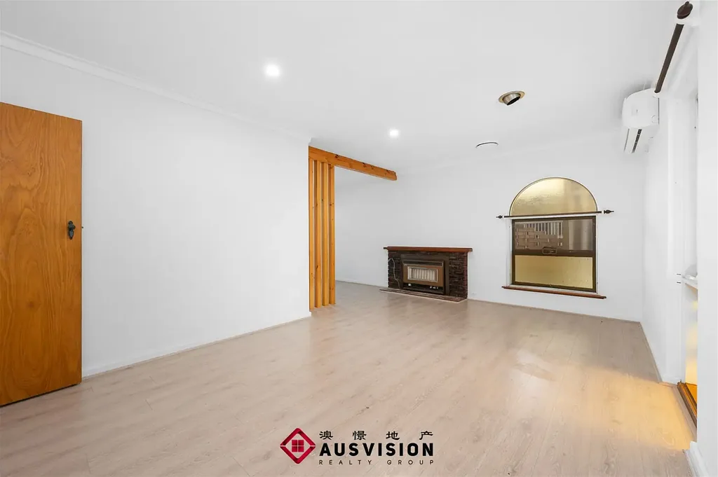 Characteristics house in Prime Bedford Location