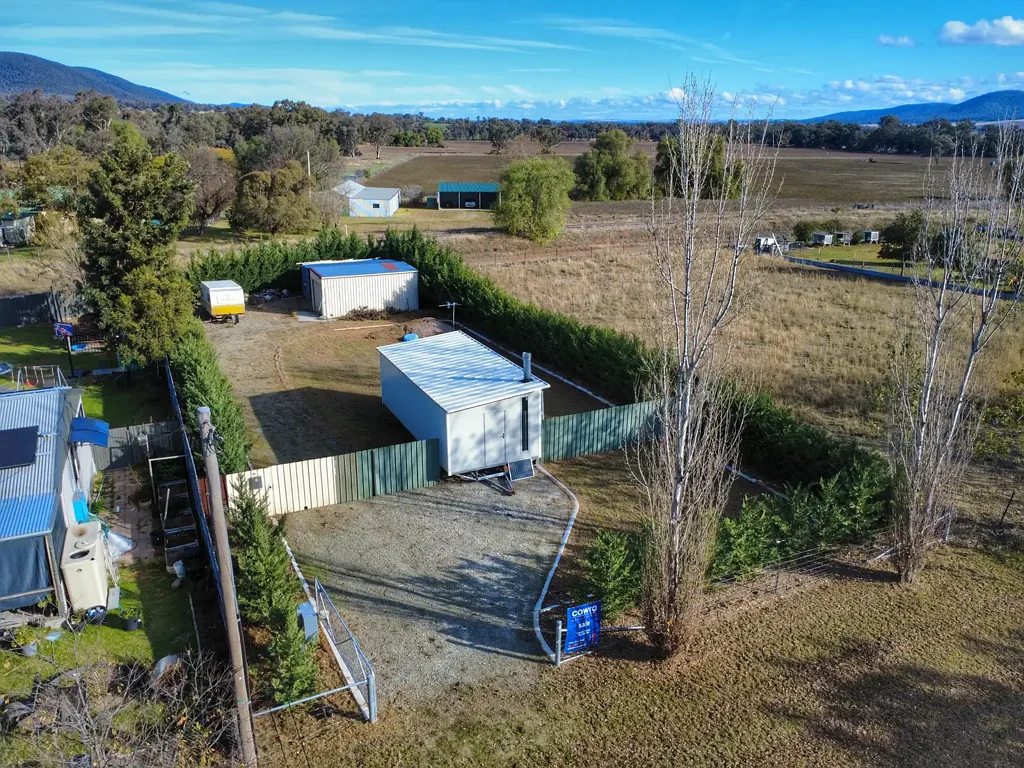 Koorawatha 1 Bedroom Starting up or Settling Down