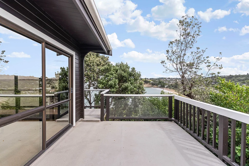 Manly 3 Slaapkamer Views. Privacy. Pool. This One Has It All!