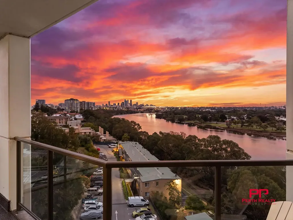 Rivervale 3બેડરૂમ Luxury Riverside Apartment with Panoramic River & City Views!
