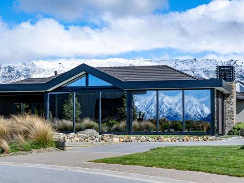 Wanaka 4部屋 Stunning views, luxury living