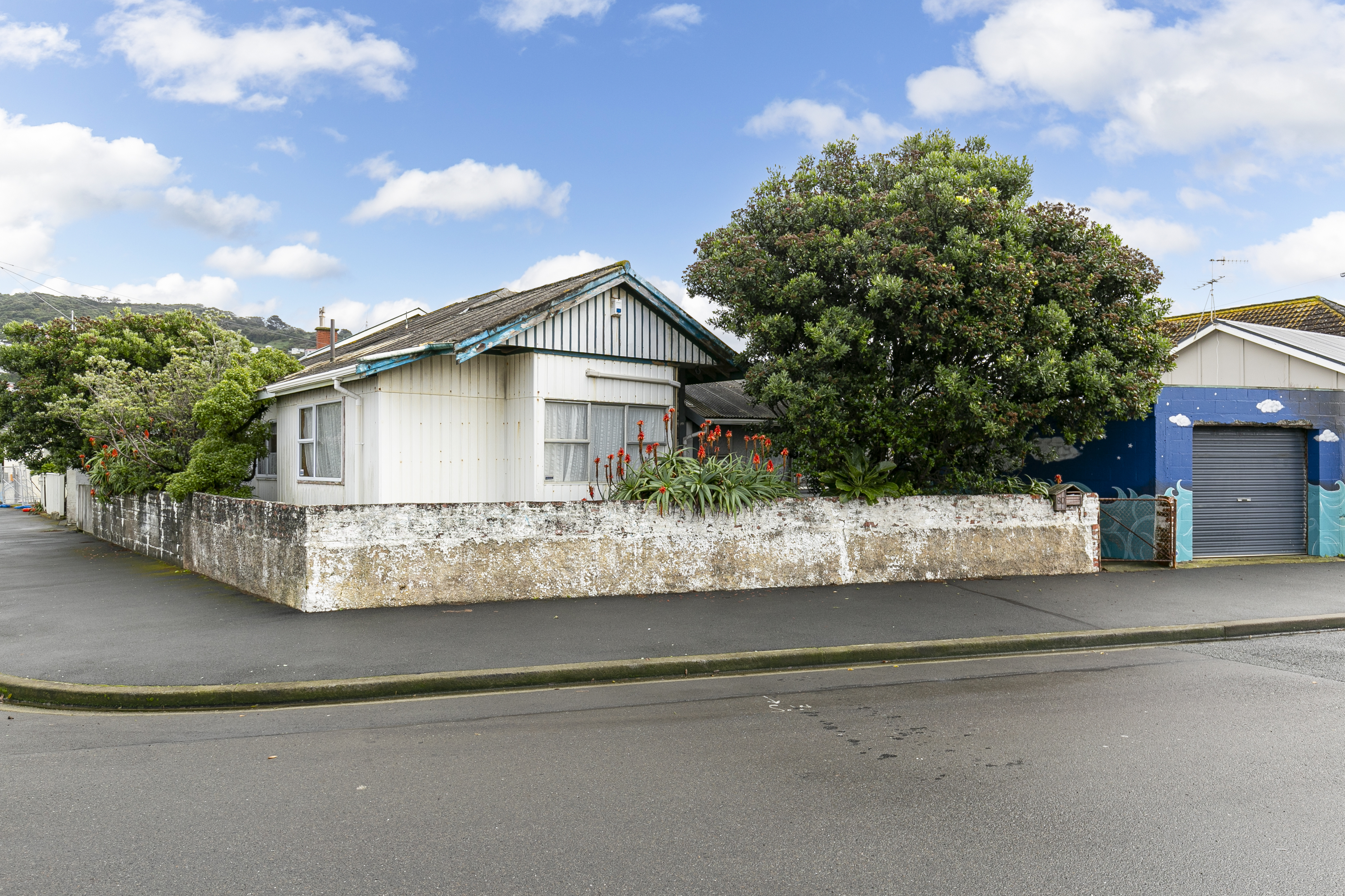 80 Apu Crescent, Lyall Bay