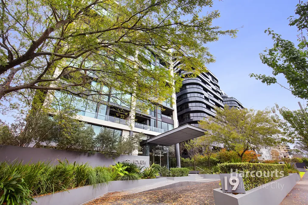 Stylish Inner-City Living with Fresh Modern Updates