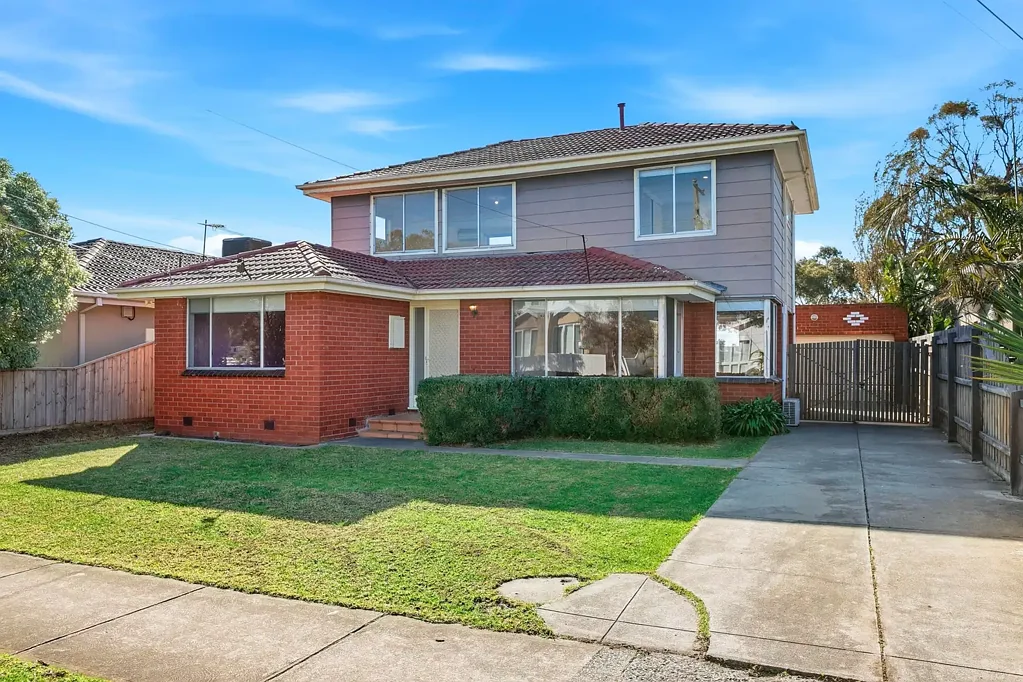 Altona 3房 家庭生活方式，无限潜力与湖景 Family Lifestyle, Endless Potential & Lake Views