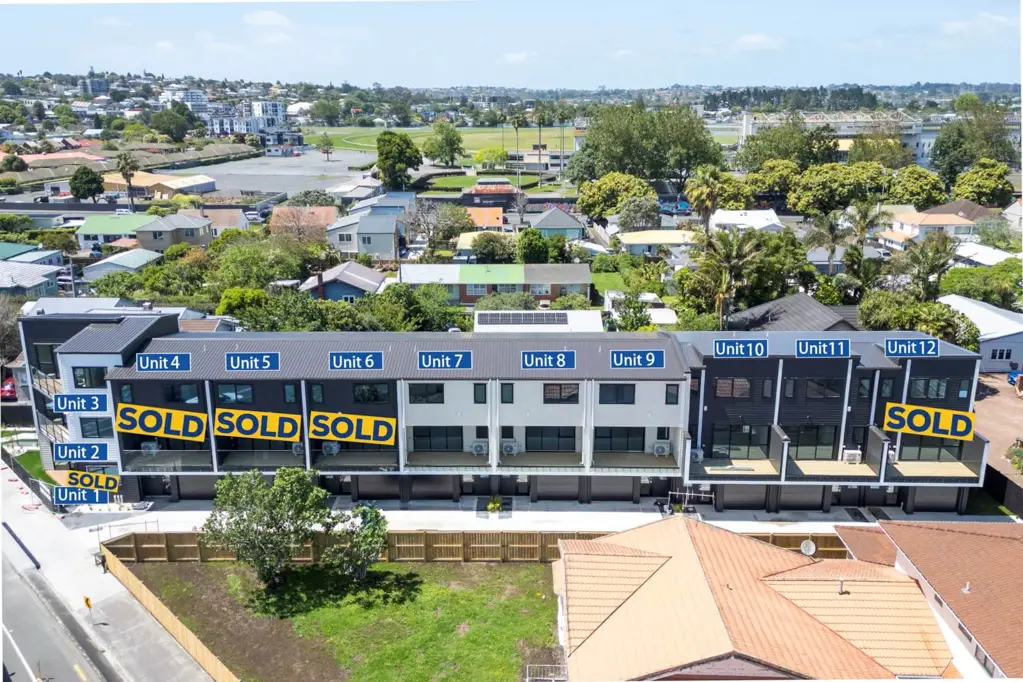Avondale 3Habitaciones 3 SOLD NOW. GET ONE BEFORE THEY ARE GONE