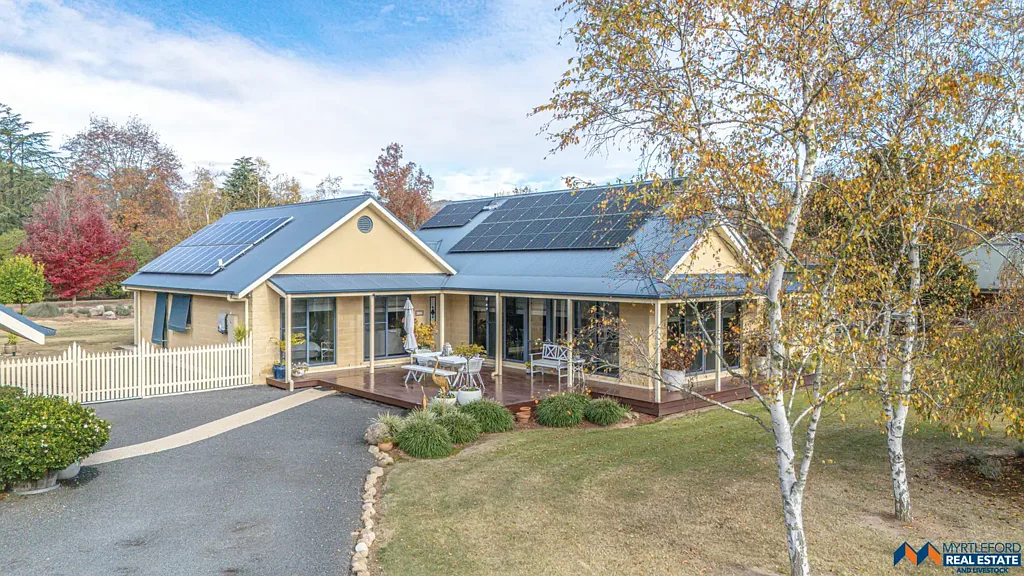 2 Fingerboard Hill, Myrtleford, VIC 3737