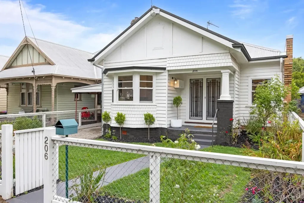 Ballarat Central 3房  Renovated Inner City Green Retreat
