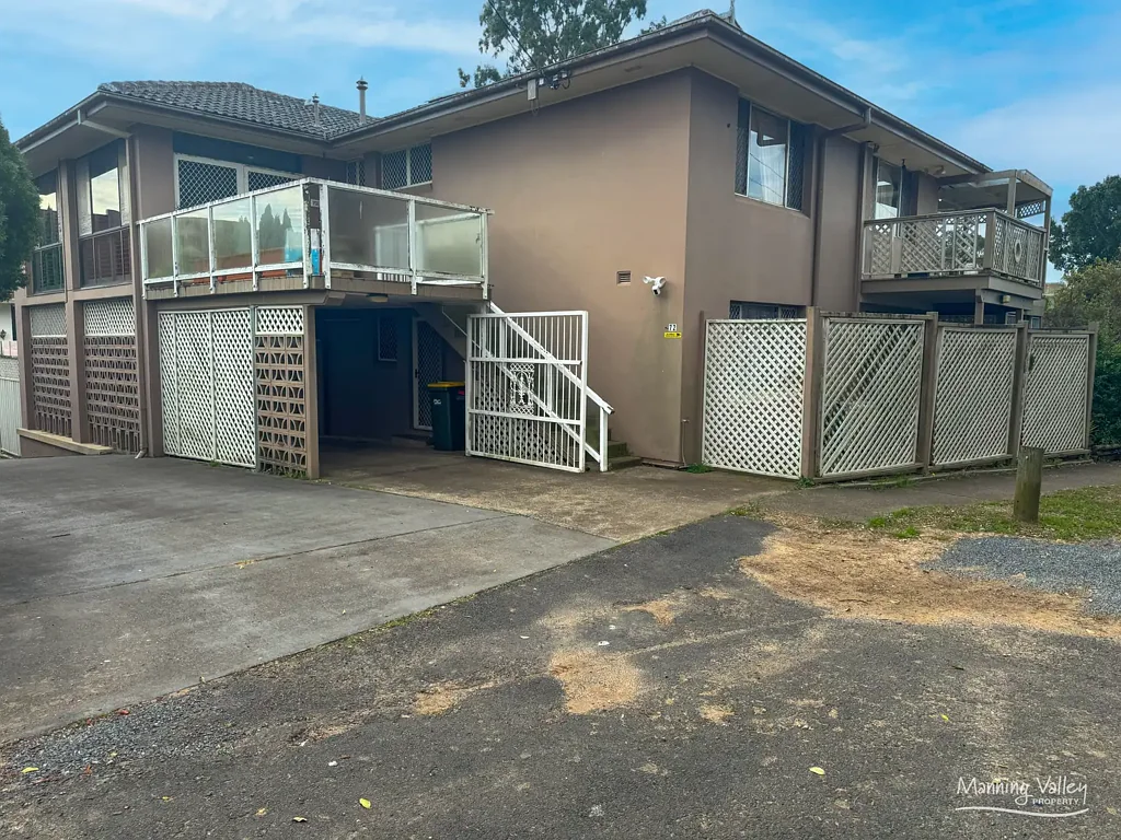 Two-Bedroom Unit with Spectacular Manning River Views!