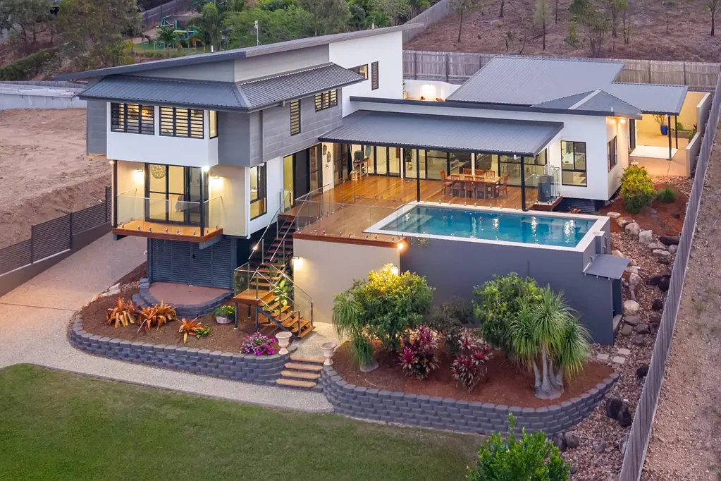 Bushland Beach 4ਬੈੱਡਰੂਮ Architectural Perfection with mesmerizing 180° Ocean Views. Offered for the first time.