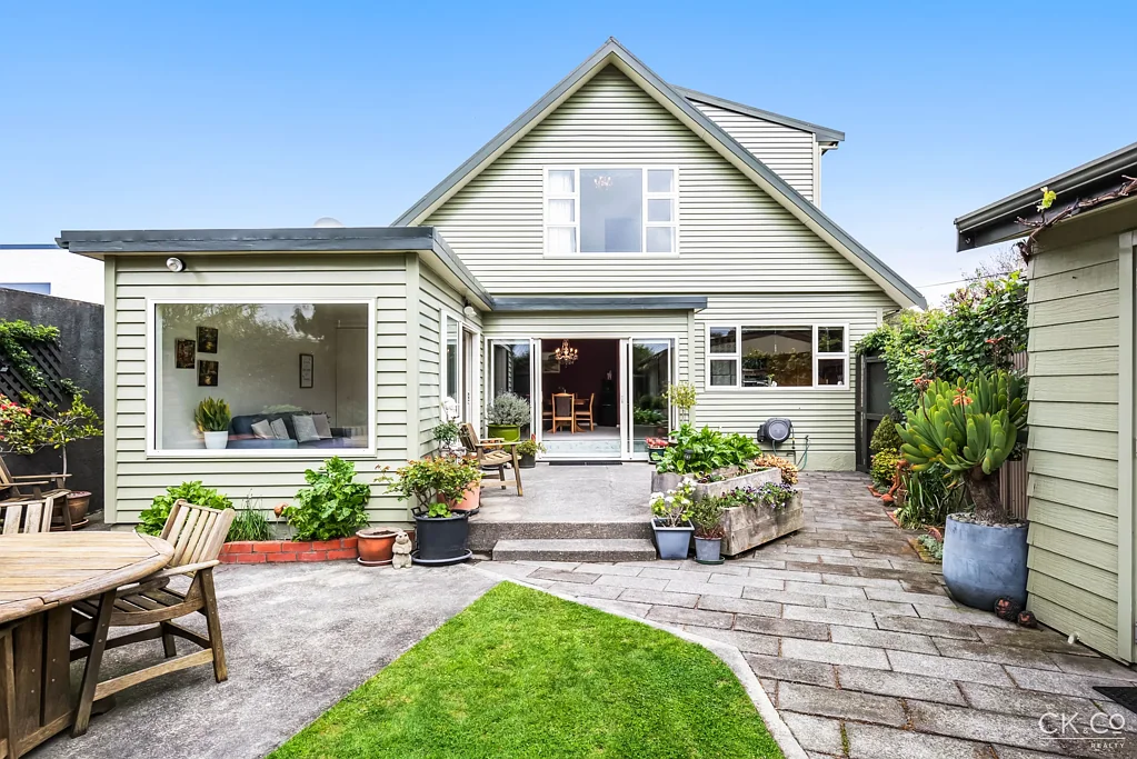 Lower Hutt 5 Bedroom BIG ON SPACE, BRILLIANT ON LOCATION