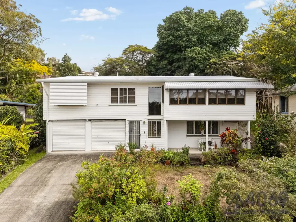 Kenmore 3 Slaapkamer Endless Potential in a Prime Kenmore Location