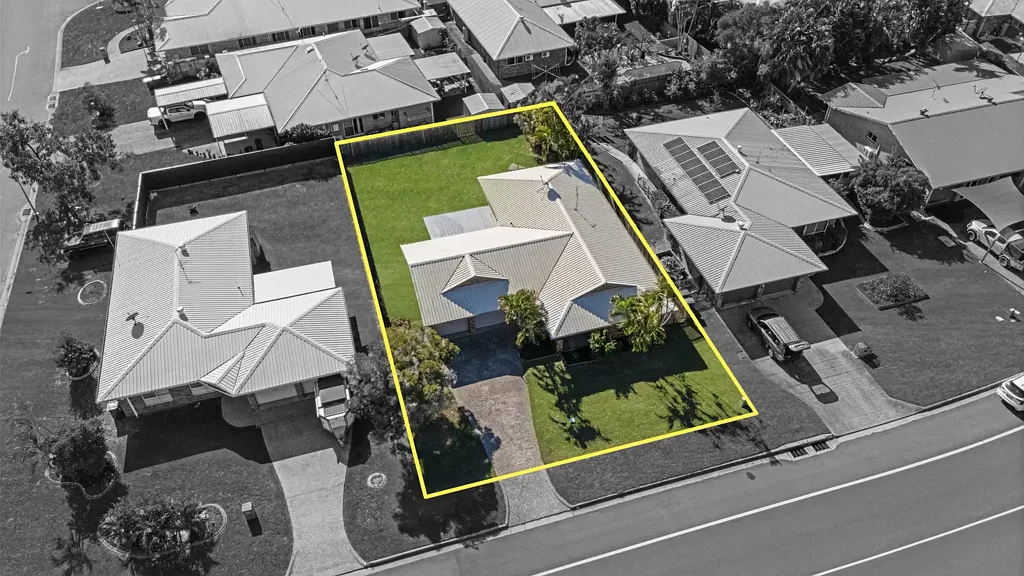 Clinton 4Zimmer SOLID LOWSET BRICK HOME, FRESHLY UPDATED, SIDE ACCESS, IN SOUGHT AFTER CLINTON!