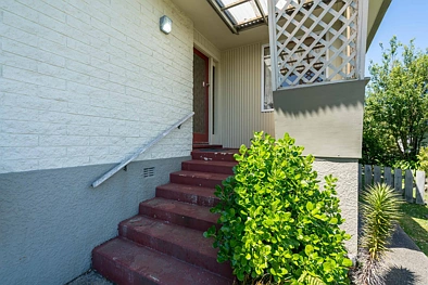 TWO BEDROOM IN PORT CHALMERS