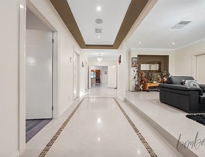 8 Lysterfield Drive, Greenvale, VIC 3059, 5 ਕਮਰੇ, 2 ਬਾਥਰੂਮ, House