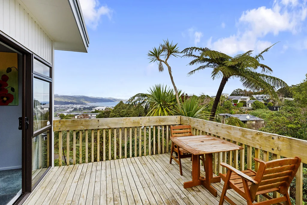 Normandale 3 Bedroom Elevated views and flexible family living