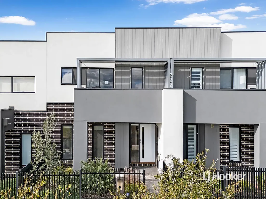 Werribee 4બેડરૂમ Park Facing Stunning Metricon Townhouse in Harpley Estate