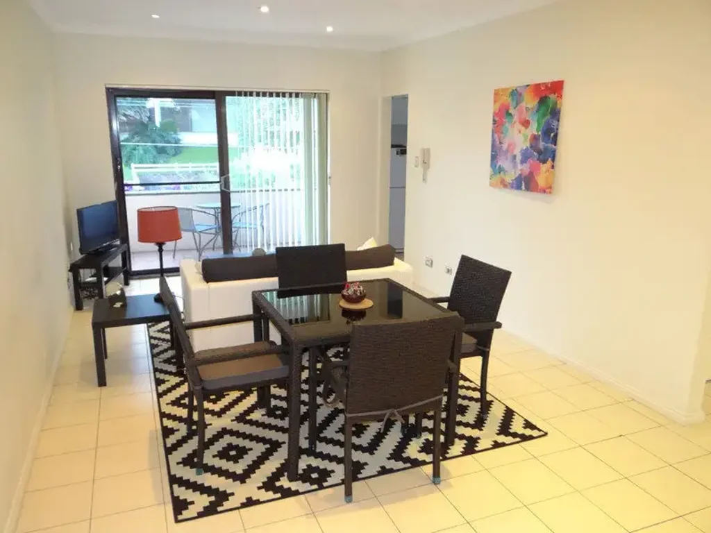 Large Modern Top Floor Apartment