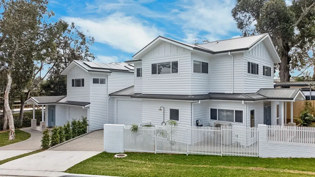 Bateau Bay 4침실 Brand New & Move In Ready - Timeless Design, Energy Efficiency, Luxurious Finish & Lifestyle Ready...