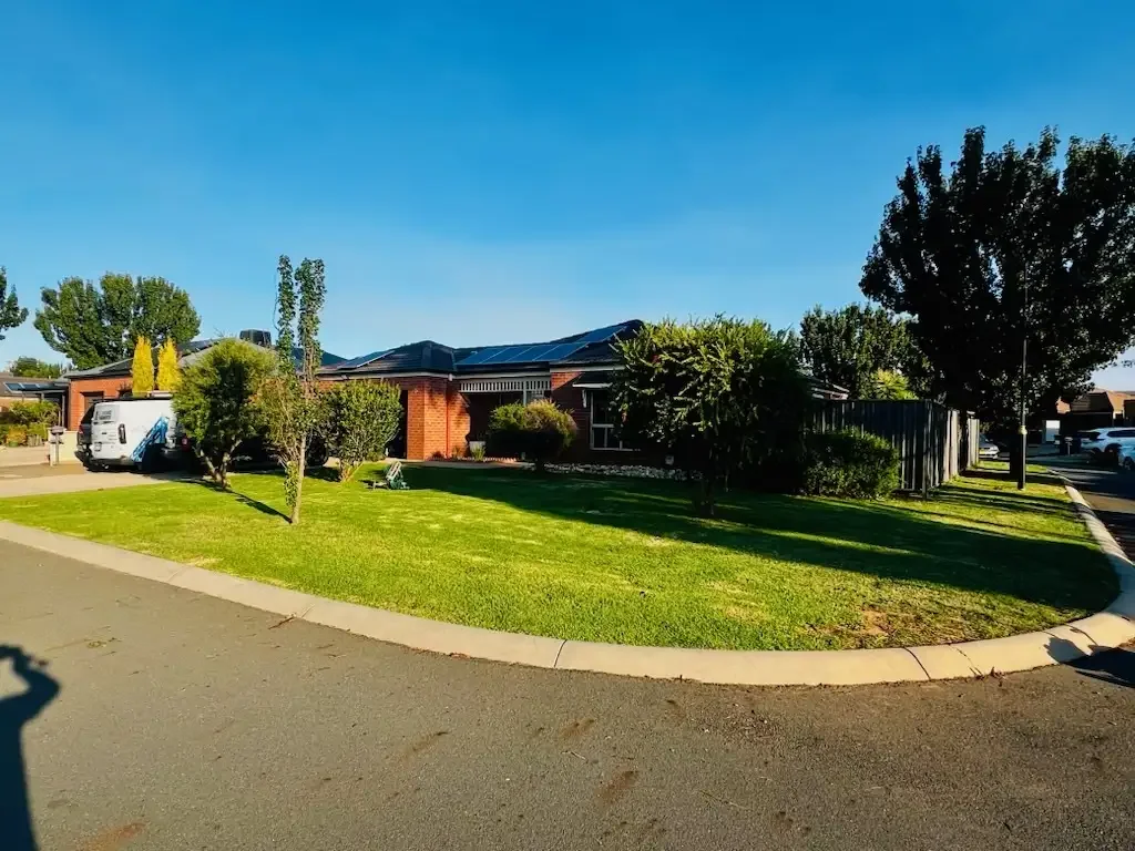 Low-Maintenance Living in a Sought-After Area