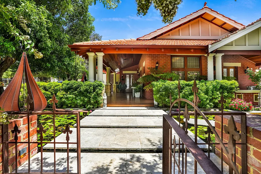 1 Lanark Street, Menora, WA 6050